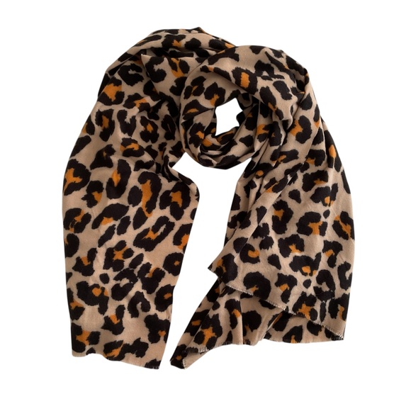 Ann Taylor Cheetah Blanket Scarf 31”x 80” Multi Trendy Versatile Chic Gift Idea - Picture 1 of 6